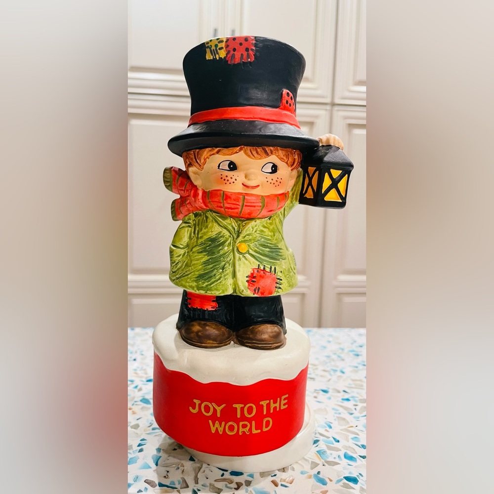 Vintage Berman and Anderson Ceramic Caroler Music Box Japan.